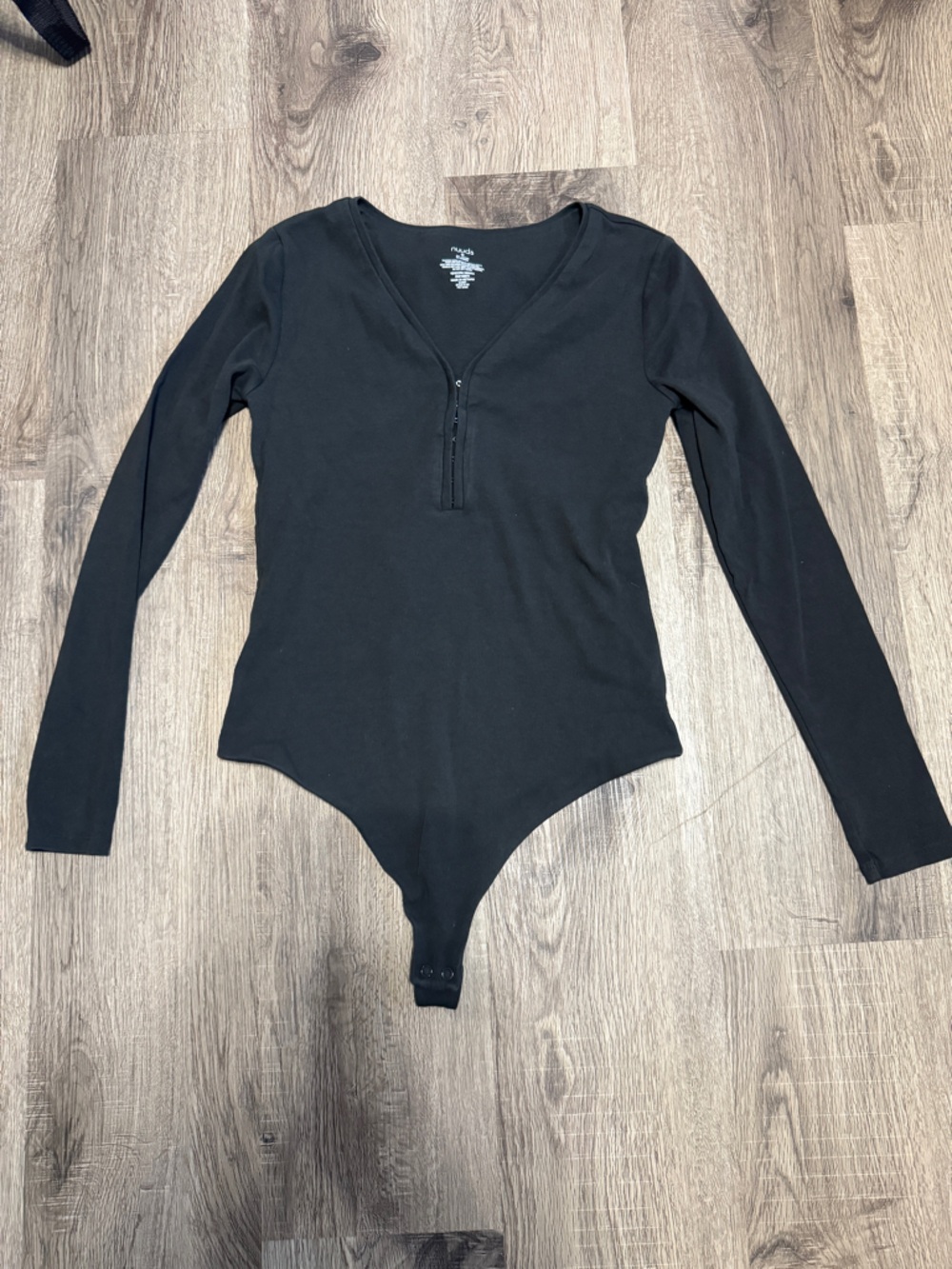 nuuds Black Long-Sleeve Hook and Eye